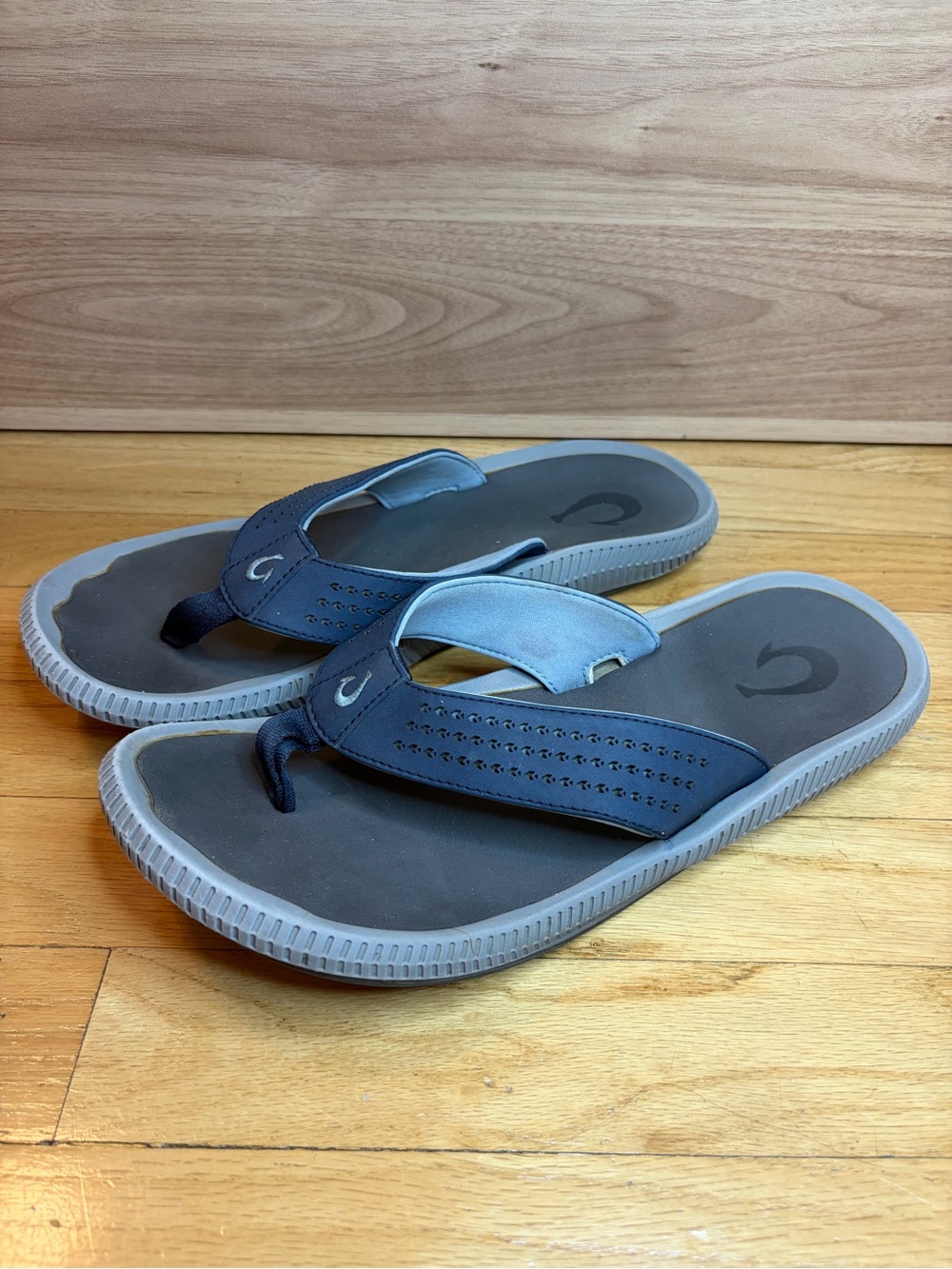 OluKai Ulele Men's Flip-Flop Sandals